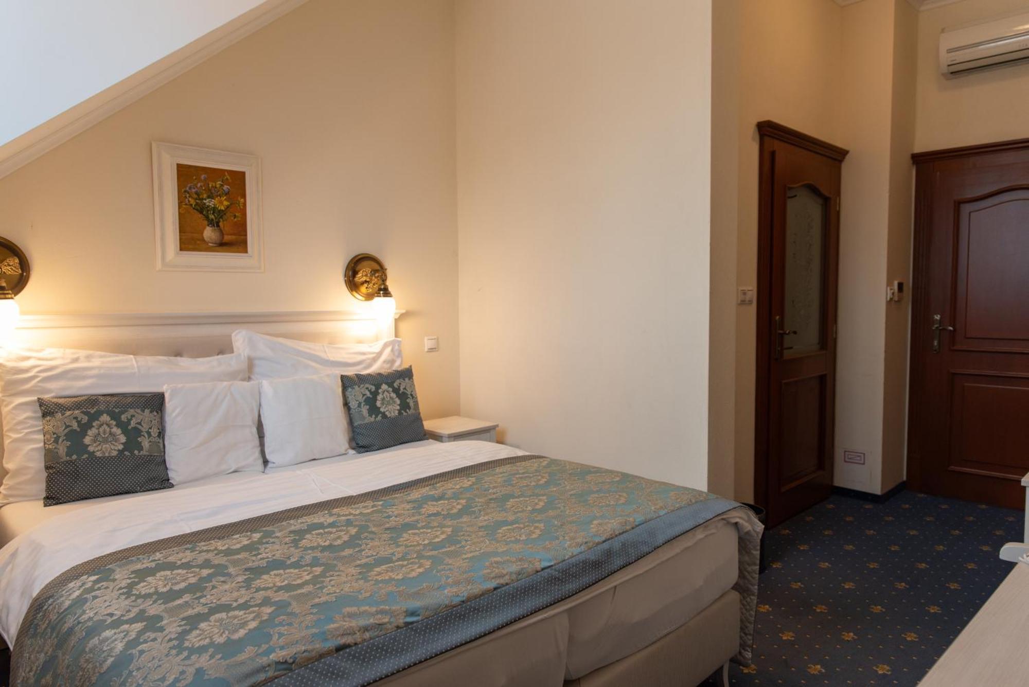 Hotel Viliam Frano Nitra Luaran gambar
