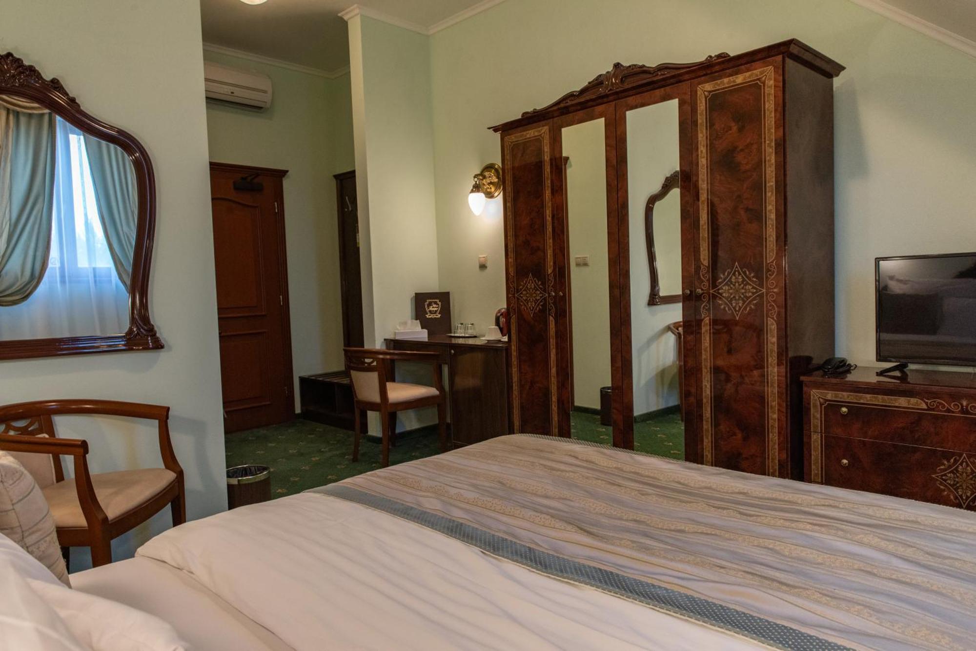 Hotel Viliam Frano Nitra Luaran gambar